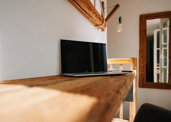 Appartement Residenz Bella Italia - Charmante Unterkunft Im Herzen Von Wuerzburg Mit Balkon, Terrasse Und Parkplatz Im Innenhof!