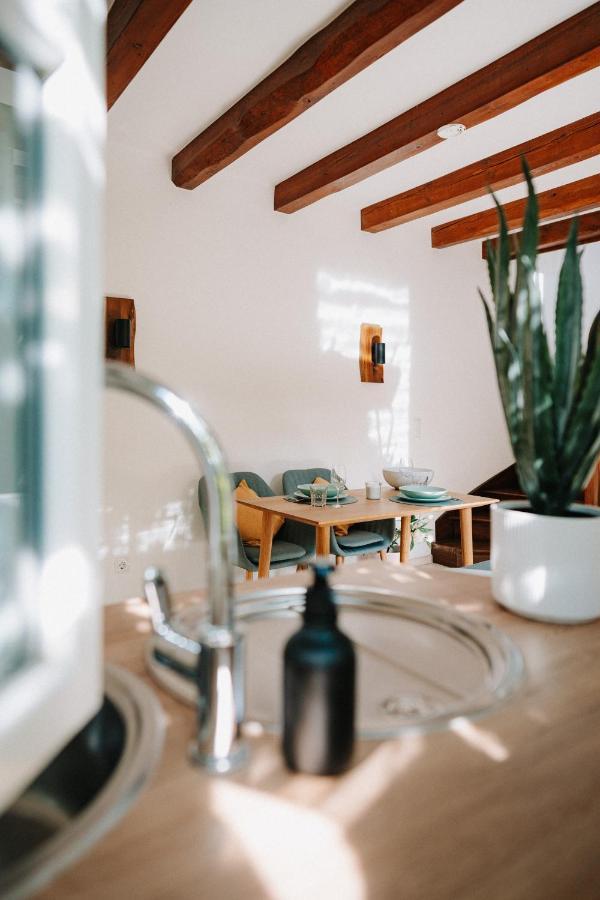 Residenz Bella Italia: Charming City-center With Balcony Apartment